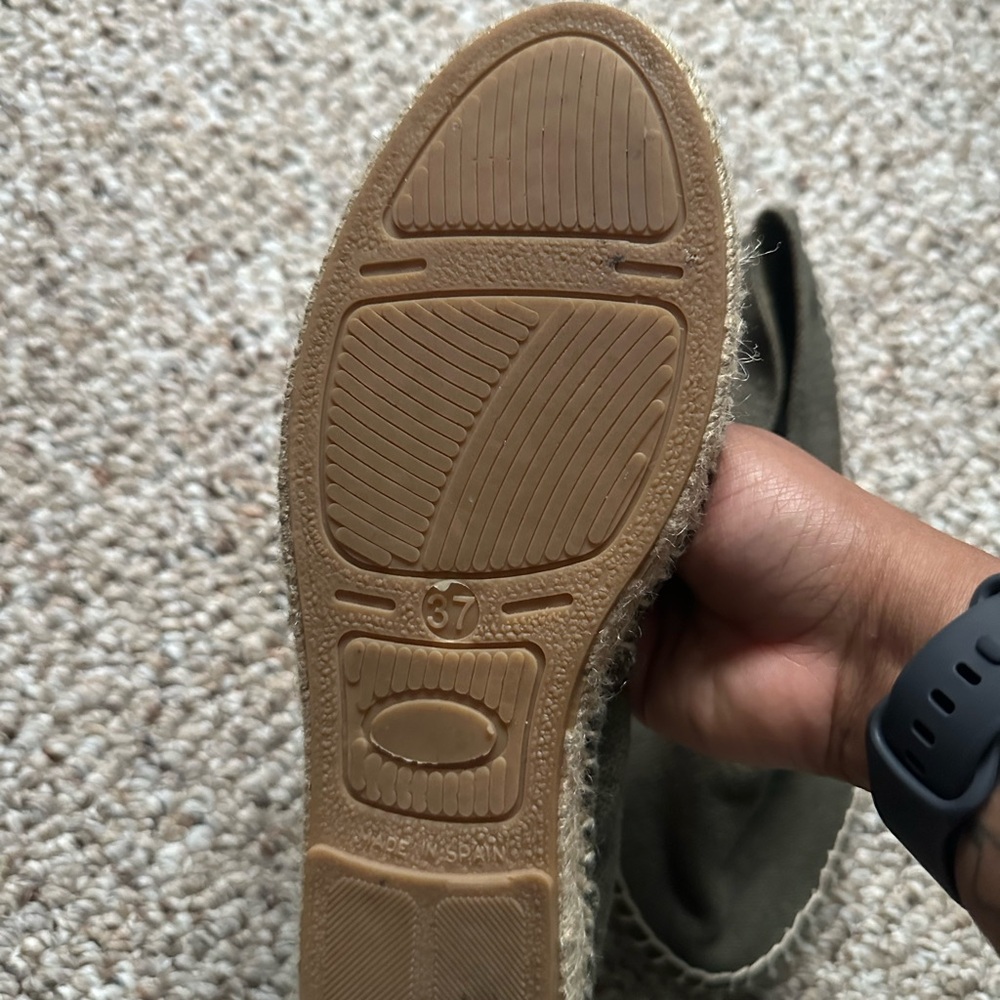 Women's Olive Espadrilles - Picture 4 of 4
